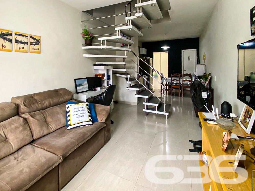 BELÍSSIMO SOBRADO COM 2 SUÍTES EM CAMBORIÚ!
Apresentamos uma casa estilo sobrado com 73,81m² de área construída, localizada no bairro São Francisco de Assis em Camboriú, um dos bairros mais valorizados da região. Esta casa é perfeita para você que busca conforto e comodidade, com 2 suítes, 2 vagas de garagem descobertas e uma localização privilegiada a apenas 3km da praia e muito próximo de Balneário Camboriú.
COMODIDADE E ESTILO EM CADA CÔMODO:
Esta casa oferece 2 suítes espaçosas, uma delas com ar-condicionado split, garantindo seu conforto em todas as estações. A sala de estar e jantar é perfeita para receber amigos e familiares, enquanto a cozinha e a lavanderia são práticas e funcionais. O piso é de porcelanato e o corrimão é de inox, adicionando um toque de elegância ao imóvel.
LOCALIZAÇÃO ESTRATÉGICA:
Situada no bairro São Francisco de Assis, a casa está em uma rua que oferece tudo o que você precisa: escola, supermercado e farmácia. Além disso, você estará a apenas 3km da praia e muito próximo de Balneário Camboriú, permitindo que você desfrute do melhor do litoral catarinense.
ESCOLHA A 636 NEGÓCIOS IMOBILIÁRIOS:
Com mais de 30 anos de experiência, a 636 Negócios Imobiliários é sua melhor escolha para um negócio seguro e vantajoso. Para mais informações, entre em contato conosco.
Telefone: (47) 3451-0636
WhatsApp: (47) 99190-0636