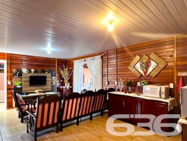 
Descubra a serenidade de viver em São Francisco do Sul, onde a arquitetura aconchegante encontra a funcionalidade moderna. Orgulhosamente apresentada pela 636 Negócios Imobiliários, esta encantadora residência térrea promete ser o lar dos seus sonhos.

Erigida em 2019 e cuidadosamente mantida, a propriedade exibe uma área construída de 143m², assentada num terreno de geometria regular com 276m², ostentando uma topografia plana, ideal para viver momentos de tranquilidade e privacidade.

A casa se abre para um acolhedor jardim, conduzindo a um interior marcado por acabamentos em madeira que evocam conforto e calor. A disposição de cinco dormitórios oferece espaços íntimos e relaxantes, perfeitos após um longo dia. Duas casas de banho modernas refletem funcionalidade e estilo, com azulejos cuidadosamente selecionados para criar um santuário privado de bem-estar.

O coração da casa é a espaçosa sala de estar e jantar, convidando a momentos de convívio familiar e entretenimento, enquanto a copa e cozinha conjugadas são um convite à arte culinária em um ambiente de camaradagem. A área de festas, adornada com churrasqueira e forno a lenha, é o cenário ideal para celebrar a vida com amigos e familiares.

Quatro vagas de garagem, sendo duas cobertas e duas descobertas, oferecem comodidade e segurança para seus veículos. A propriedade também conta com área de serviço prática, otimizando o cotidiano doméstico.

Localizada no bairro Ubatuba, a residência garante fácil acesso às principais vias, bem como a serviços públicos essenciais, sem sacrificar a paz do ambiente residencial. A estrutura do imóvel é complementada pela conectividade com a internet, essencial na era digital.

Permita-se experimentar o melhor de São Francisco do Sul, uma oferta exclusiva da 636 Negócios Imobiliários, onde cada detalhe foi pensado para refletir a excelência e o conforto que você merece. Visite e sinta-se inspirado a chamar este lugar de lar. 

636 NEGÓCIOS IMOBILIÁRIOS: A SUA MELHOR ESCOLHA
Com mais de 30 anos de experiência, a 636 Negócios Imobiliários é sua parceira ideal para encontrar o imóvel perfeito. Estamos prontos para ajudá-lo a fazer deste imóvel o seu novo lar.
 
Telefone: (47) 3451-0636
WhatsApp: (47) 99190-0636
 
Não perca esta oportunidade única. Visite nosso site para mais informações: i636.com.br
