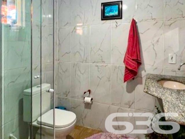 
Descubra a serenidade de viver em São Francisco do Sul, onde a arquitetura aconchegante encontra a funcionalidade moderna. Orgulhosamente apresentada pela 636 Negócios Imobiliários, esta encantadora residência térrea promete ser o lar dos seus sonhos.

Erigida em 2019 e cuidadosamente mantida, a propriedade exibe uma área construída de 143m², assentada num terreno de geometria regular com 276m², ostentando uma topografia plana, ideal para viver momentos de tranquilidade e privacidade.

A casa se abre para um acolhedor jardim, conduzindo a um interior marcado por acabamentos em madeira que evocam conforto e calor. A disposição de cinco dormitórios oferece espaços íntimos e relaxantes, perfeitos após um longo dia. Duas casas de banho modernas refletem funcionalidade e estilo, com azulejos cuidadosamente selecionados para criar um santuário privado de bem-estar.

O coração da casa é a espaçosa sala de estar e jantar, convidando a momentos de convívio familiar e entretenimento, enquanto a copa e cozinha conjugadas são um convite à arte culinária em um ambiente de camaradagem. A área de festas, adornada com churrasqueira e forno a lenha, é o cenário ideal para celebrar a vida com amigos e familiares.

Quatro vagas de garagem, sendo duas cobertas e duas descobertas, oferecem comodidade e segurança para seus veículos. A propriedade também conta com área de serviço prática, otimizando o cotidiano doméstico.

Localizada no bairro Ubatuba, a residência garante fácil acesso às principais vias, bem como a serviços públicos essenciais, sem sacrificar a paz do ambiente residencial. A estrutura do imóvel é complementada pela conectividade com a internet, essencial na era digital.

Permita-se experimentar o melhor de São Francisco do Sul, uma oferta exclusiva da 636 Negócios Imobiliários, onde cada detalhe foi pensado para refletir a excelência e o conforto que você merece. Visite e sinta-se inspirado a chamar este lugar de lar. 

636 NEGÓCIOS IMOBILIÁRIOS: A SUA MELHOR ESCOLHA
Com mais de 30 anos de experiência, a 636 Negócios Imobiliários é sua parceira ideal para encontrar o imóvel perfeito. Estamos prontos para ajudá-lo a fazer deste imóvel o seu novo lar.
 
Telefone: (47) 3451-0636
WhatsApp: (47) 99190-0636
 
Não perca esta oportunidade única. Visite nosso site para mais informações: i636.com.br
