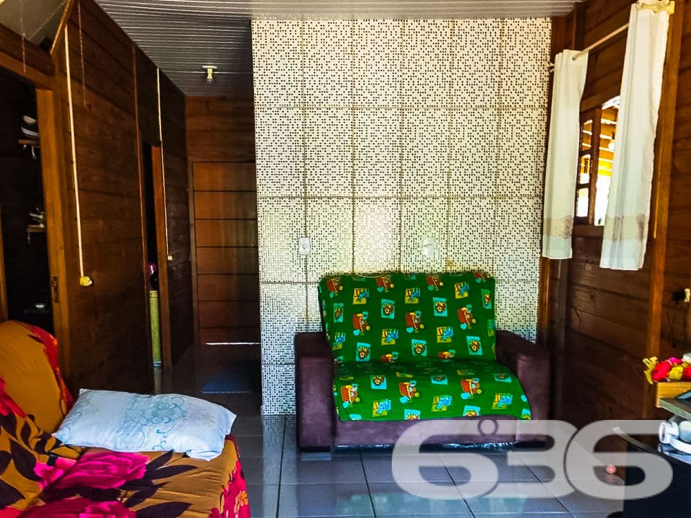 Residência Única e Encantadora em São Francisco do Sul
Descubra o prazer de viver em harmonia com a natureza nesta residência padrão térrea, situada no tranquilo bairro de Ervino, São Francisco do Sul. Com fácil acesso a apenas 700 metros do mar, esta propriedade oferece um refúgio perfeito para quem busca tranquilidade sem abrir mão da conveniência.
Composição do Imóvel:
Espaço e Conforto: A casa dispõe de 2 dormitórios aconchegantes e 2 banheiros completos, promovendo privacidade e comodidade para toda a família. A sala de estar é ampla, perfeita para receber amigos e familiares com conforto.
Lazer e Comodidades: Desfrute de momentos memoráveis no espaço gourmet com churrasqueira integrado à copa e cozinha, ideal para confraternizações. A área de festa externa com churrasqueira adicional assegura que seus eventos sejam sempre especiais.
Garagens: Com três vagas cobertas e três descobertas, há amplo espaço para veículos e equipamentos de lazer.
Detalhes que Encantam: A residência é totalmente murada, oferecendo segurança e privacidade. A conexão com a internet garante que você esteja sempre conectado, seja para trabalho ou lazer.
Vantagens da Localização:
Proximidade com o Mar: Situada a curta distância da praia, esta casa é perfeita para quem sonha com o estilo de vida litorâneo. Aproveite passeios à beira-mar sempre que desejar, com fácil acesso a apenas 700 metros de distância.
Natureza e Tranquilidade: O bairro Ervino é conhecido por sua tranquilidade e proximidade com a natureza, oferecendo um ambiente sereno e acolhedor.
Ideal para: Famílias em busca de um lar tranquilo e espaçoso ou investidores procurando por propriedades com alto potencial de valorização em uma região promissora. Esta residência também é perfeita para quem deseja uma casa de veraneio próxima ao mar.
636 Negócios Imobiliários: Compromisso com Excelência Com mais de 30 anos de experiência no mercado imobiliário, nos orgulhamos em oferecer imóveis que não são apenas espaços para viver, mas verdadeiros lares para criar memórias felizes. Nosso compromisso é garantir a satisfação total de nossos clientes através de um atendimento personalizado e dedicado.
Descubra mais sobre como esta casa pode ser o cenário de muitos momentos felizes para você e sua família. Entre em contato hoje mesmo e agende uma visita! Transforme este sonho em realidade com a 636 Negócios Imobiliários.
636 NEGÓCIOS IMOBILIÁRIOS: A SUA MELHOR ESCOLHA
Com mais de 30 anos de experiência, a 636 Negócios Imobiliários é sua parceira ideal para encontrar o imóvel perfeito. Estamos prontos para ajudá-lo a fazer deste imóvel o seu novo lar.
Telefone: (47) 3451-0636
WhatsApp: (47) 99190-0636
Não perca esta oportunidade única. Visite nosso site para mais informações: i636.com.br