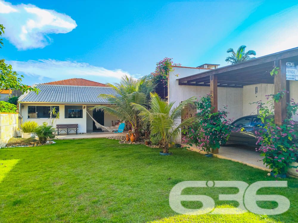 Descubra Seu Novo Lar no Paraíso de São Francisco do Sul!
Imagine viver a poucos passos da praia em um imóvel que combina conforto, beleza natural e localização estratégica. Esta casa térrea, localizada no bairro Ubatuba, é um verdadeiro convite à qualidade de vida. Construída em 2010, ela oferece 75m² de área privativa em um terreno espaçoso de 312,50m², com design funcional e detalhes que encantam.
Destaques do Imóvel:
Conforto Interno:
A residência possui uma sala de estar e jantar integradas, perfeitas para reunir a família e amigos em um ambiente acolhedor. A cozinha planejada é moderna e prática, com excelente aproveitamento de espaço e luz natural. O imóvel conta com um dormitório aconchegante, uma suíte espaçosa e dois banheiros bem distribuídos.
Lazer e Bem-Estar:
No exterior, você encontrará um espaço verde impecável, com palmeiras e flores que embelezam o jardim. A área de festas com churrasqueira é o lugar ideal para seus momentos de descontração. Relaxe em uma rede enquanto aproveita a brisa do mar e a tranquilidade que este imóvel proporciona.
Estrutura Completa:
A casa oferece uma garagem coberta e espaço para até dois carros descobertos. Tudo isso em uma propriedade completamente murada, garantindo segurança e privacidade para você e sua família.
Localização Perfeita:
Situada em uma rua pavimentada, a casa está a poucos metros da praia e conta com fácil acesso às principais vias da região. Você também estará próximo a serviços essenciais, comércios locais e transporte público, tornando o dia a dia ainda mais prático.
Se você busca um lar que combine praticidade, lazer e proximidade com a natureza, este é o lugar certo! Entre em contato com a 636 Negócios Imobiliários e agende sua visita.
Venha conhecer e se apaixonar pelo seu próximo endereço: um espaço onde cada detalhe foi pensado para você viver bem!
636 NEGÓCIOS IMOBILIÁRIOS: A SUA MELHOR ESCOLHA
Com mais de 30 anos de experiência, a 636 Negócios Imobiliários é sua parceira ideal para encontrar o imóvel perfeito. Estamos prontos para ajudá-lo a fazer deste imóvel o seu novo lar.
Telefone: (47) 3451-0636
WhatsApp: (47) 99190-0636
Não perca esta oportunidade única. Visite nosso site para mais informações: i636.com.br
