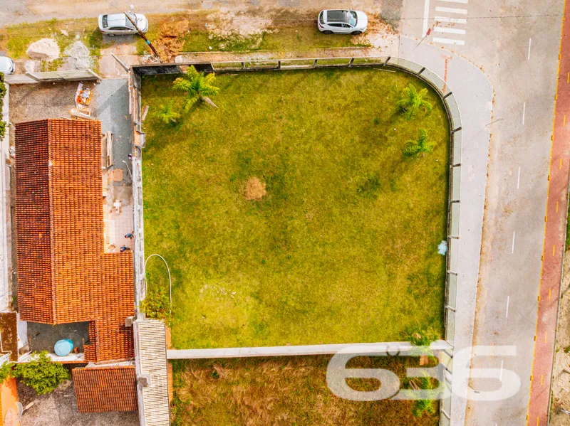 Terreno à Venda: Oportunidade Imperdível em Balneá