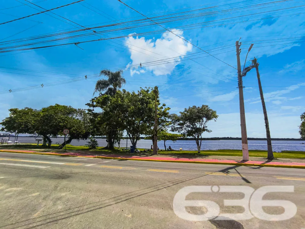 Terreno de esquina com excelente localização em Ba