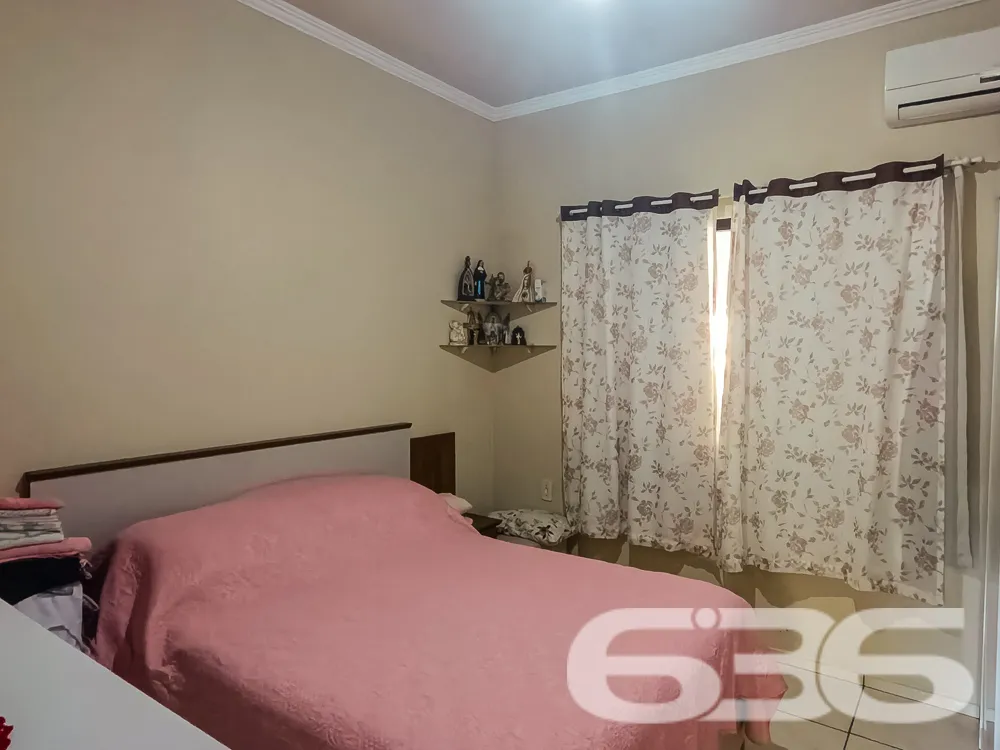 CASA COM 3 QUARTOS A POUCOS PASSOS DA LAGOA
Imagi