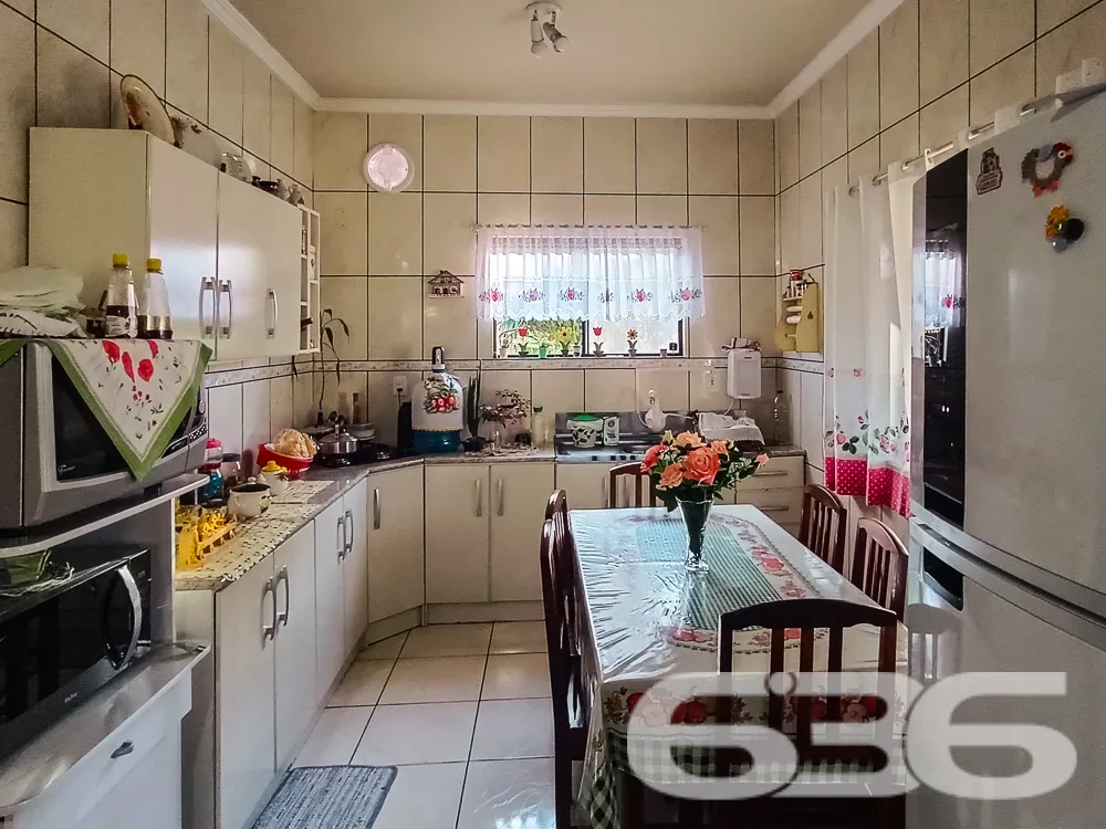 CASA COM 3 QUARTOS A POUCOS PASSOS DA LAGOA
Imagi
