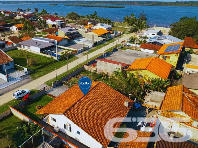 CASA COM 3 QUARTOS A POUCOS PASSOS DA LAGOA
Imagi