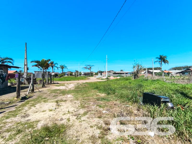 VENDE-SE TERRENO NO BAIRRO SALINAS, EM BALNEÁRIO B