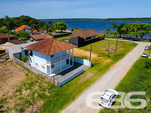 SOBRADO COM 3 DORMITÓRIOS COM VISTA PARA A LAGOA