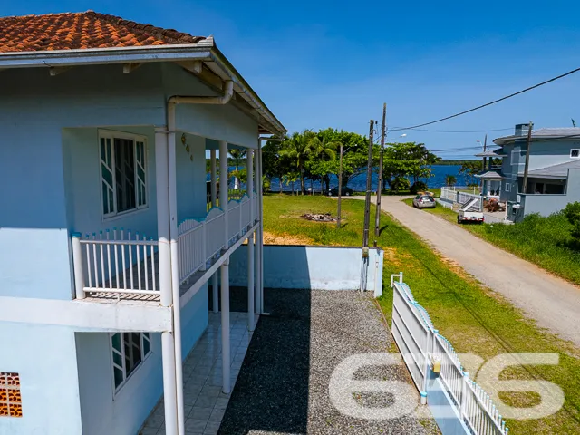 SOBRADO COM 3 DORMITÓRIOS COM VISTA PARA A LAGOA