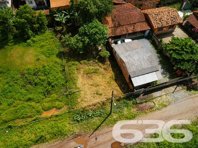 VENDE-SE TERRENO PRONTO PARA CONSTRUÇÃO NO BAIRRO