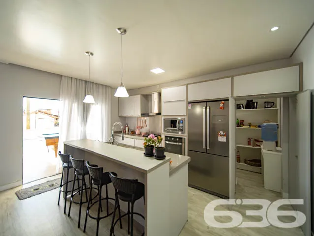 EXCELENTE CASA COM 1 SUÍTE E 2 QUARTOS EM BALNEÁRI