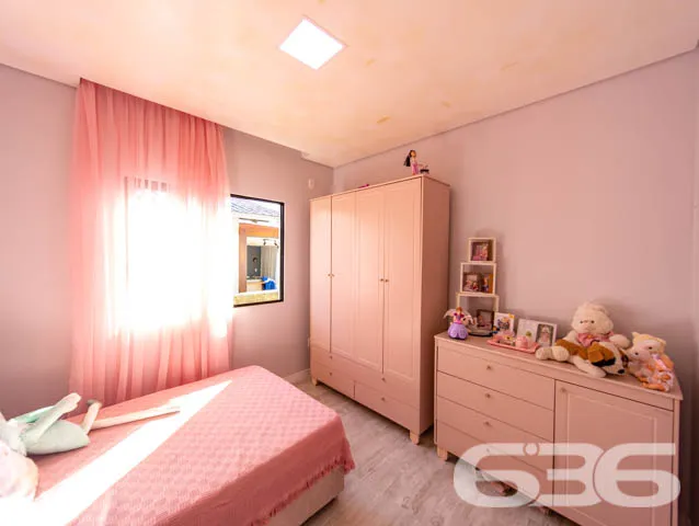 EXCELENTE CASA COM 1 SUÍTE E 2 QUARTOS EM BALNEÁRI