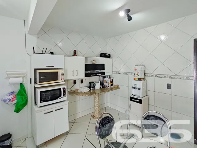 VENDE-SE LINDA CASA COM SUÍTE + DORMITÓRIO EM SÃO
