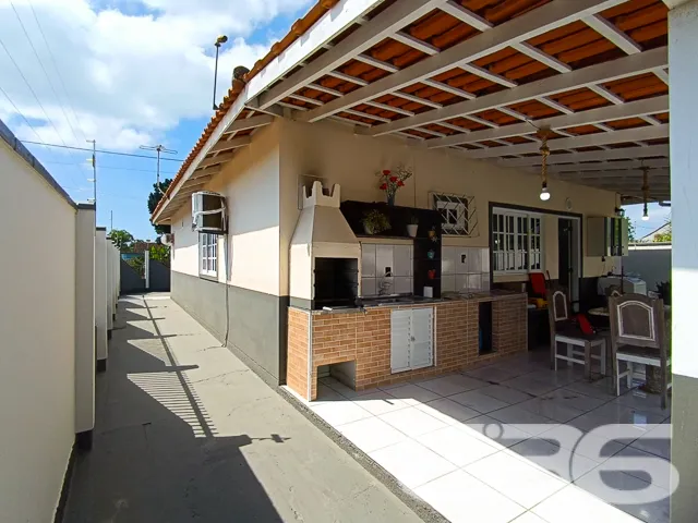 VENDE-SE LINDA CASA COM SUÍTE + DORMITÓRIO EM SÃO
