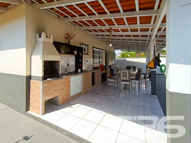 VENDE-SE LINDA CASA COM SUÍTE + DORMITÓRIO EM SÃO