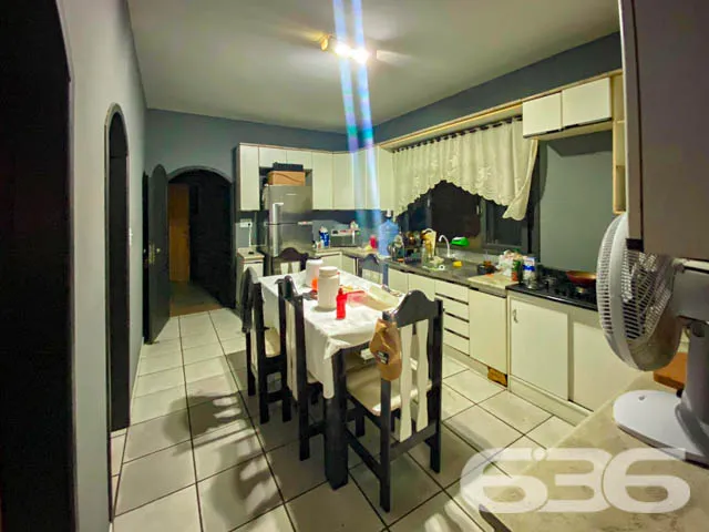 CONHEÇA ESTE SOBRADO COM SUÍTE + 2 QUARTOS NO BAIR
