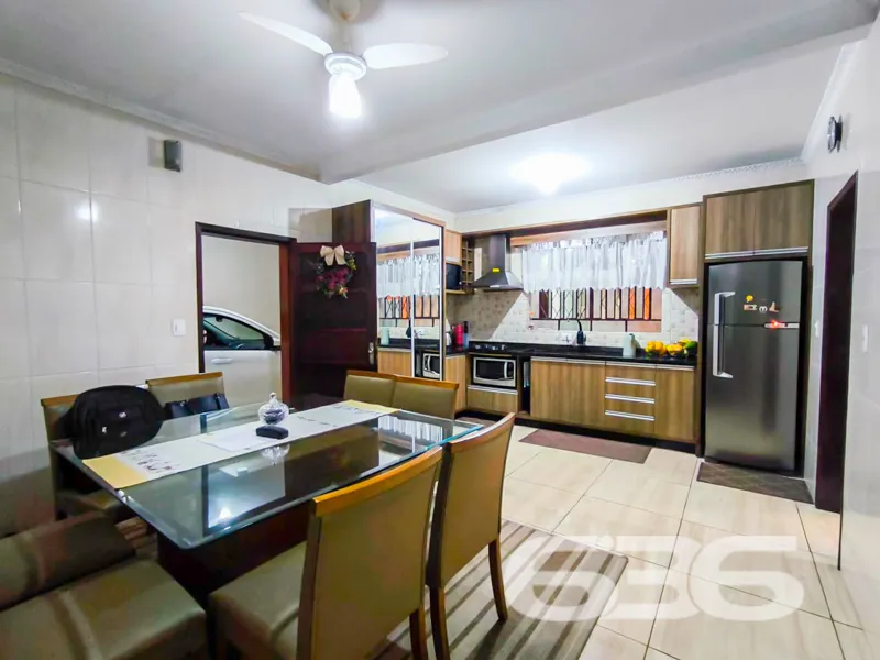 BELA RESIDĂNCIA COM SUĂTE + 3 QUARTOS NO BAIRRO IT