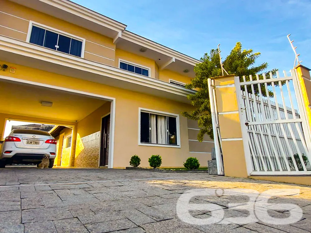RESIDÊNCIA COM SUÍTE + 3 QUARTOS CADA NO BAIRRO BO