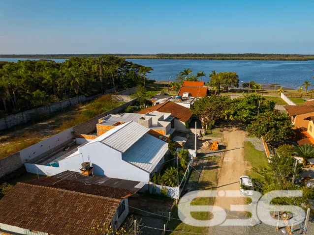 EXCLUSIVA RESIDÊNCIA PRÓXIMA À LAGOA - UMA VERDADE