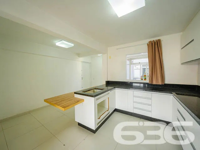 Apresentamos este apartamento localizado no coraçã