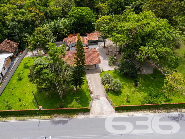 CHÁCARA NO BAIRRO PINHEIROS: ESPAÇO, CONFORTO E NA