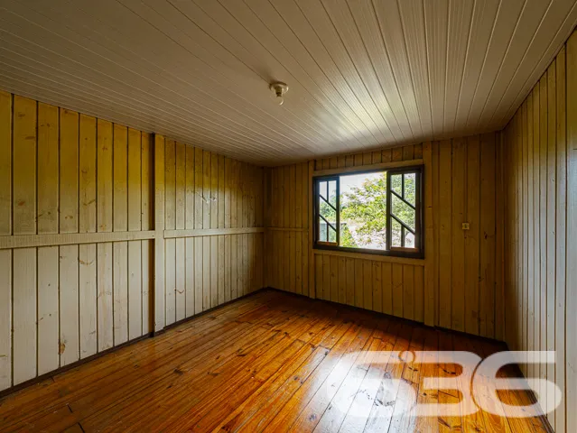 VENDE-SE DUAS CASAS EM UM TERRENO DE ESQUINA NO BA