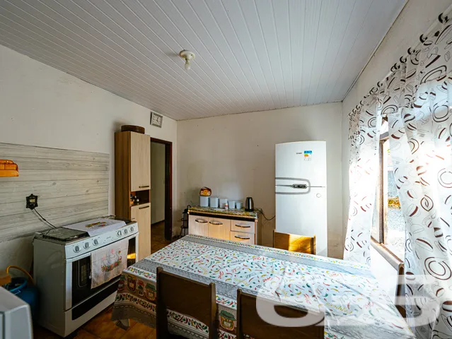 VENDE-SE DUAS CASAS EM UM TERRENO DE ESQUINA NO BA