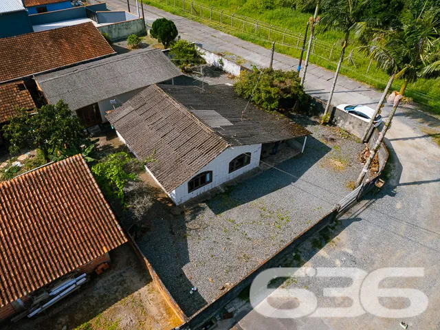 VENDE-SE DUAS CASAS EM UM TERRENO DE ESQUINA NO BA