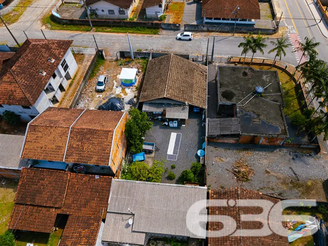 VENDE-SE TERRENO AMPLO NO BAIRRO AVENTUREIRO - ACE