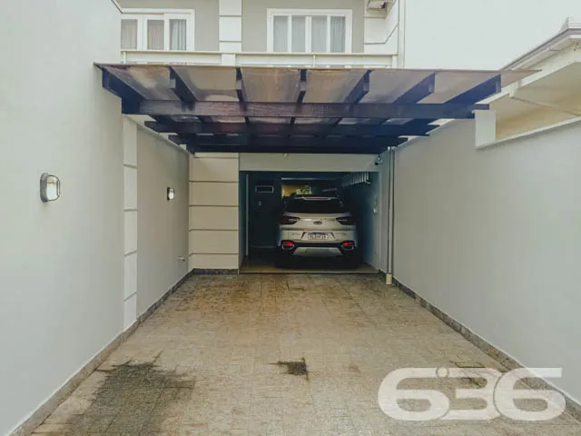OPORTUNIDADE DE SOBRADO COM 4 QUARTOS, NO BAIRRO B