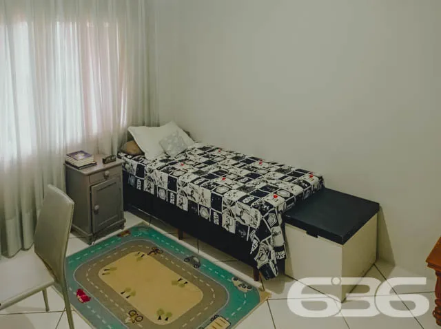 OPORTUNIDADE DE SOBRADO COM 4 QUARTOS, NO BAIRRO B
