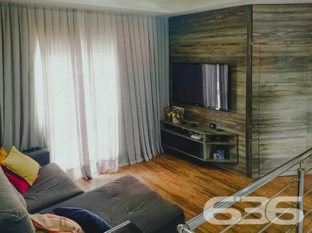 OPORTUNIDADE DE SOBRADO COM 4 QUARTOS, NO BAIRRO B