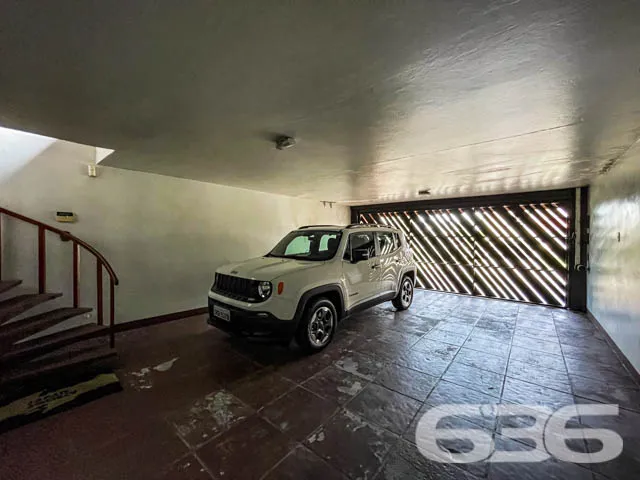 BELĂSSIMA  CASA COM ĂREA DE LAZER NO BAIRRO BOM RE