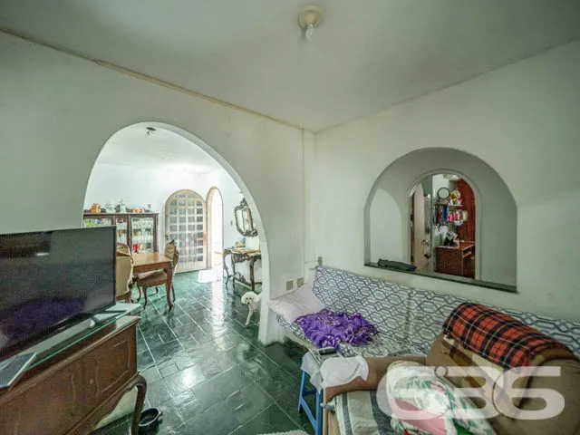 MAGNĂFICA CASA COM 2 SUĂTE E 1 QUARTO, NO BAIRRO B