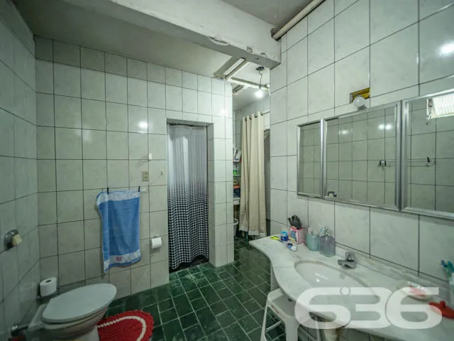 MAGNĂFICA CASA COM 2 SUĂTE E 1 QUARTO, NO BAIRRO B