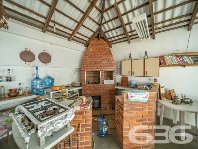 MAGNĂFICA CASA COM 2 SUĂTE E 1 QUARTO, NO BAIRRO B