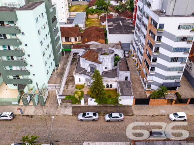 MAGNĂFICA CASA COM 2 SUĂTE E 1 QUARTO, NO BAIRRO B