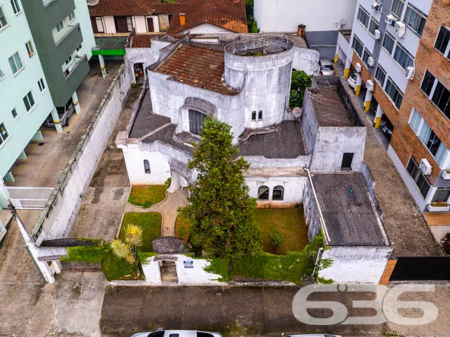 MAGNĂFICA CASA COM 2 SUĂTE E 1 QUARTO, NO BAIRRO B