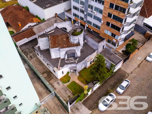 MAGNĂFICA CASA COM 2 SUĂTE E 1 QUARTO, NO BAIRRO B