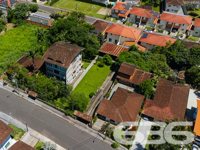 VENDE-SE TERRENO AMPLO E PRONTO PARA CONSTRUIR NO