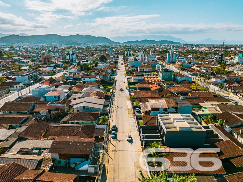 IMĂVEL MARAVILHOSO COM UMA EDĂCULA NO BAIRRO COMAS