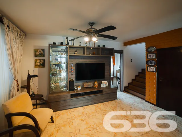 Descubra o encanto dessa residência padrão sobrado