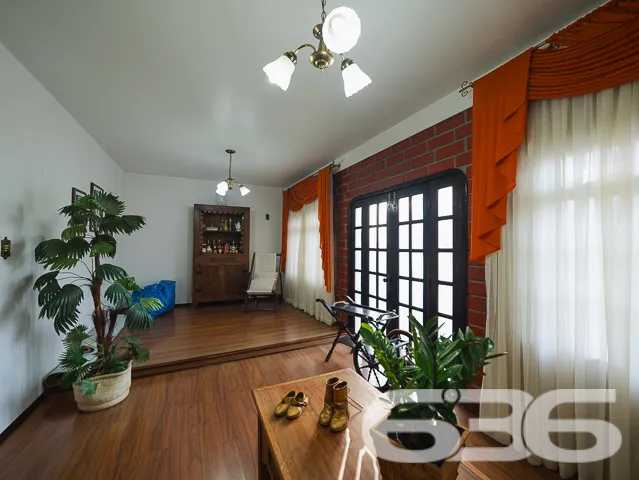 Descubra o encanto dessa residência padrão sobrado