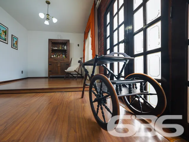 Descubra o encanto dessa residência padrão sobrado