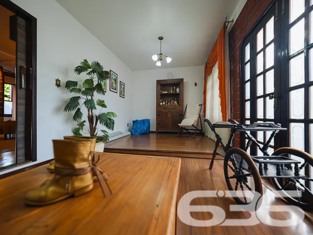 Descubra o encanto dessa residência padrão sobrado