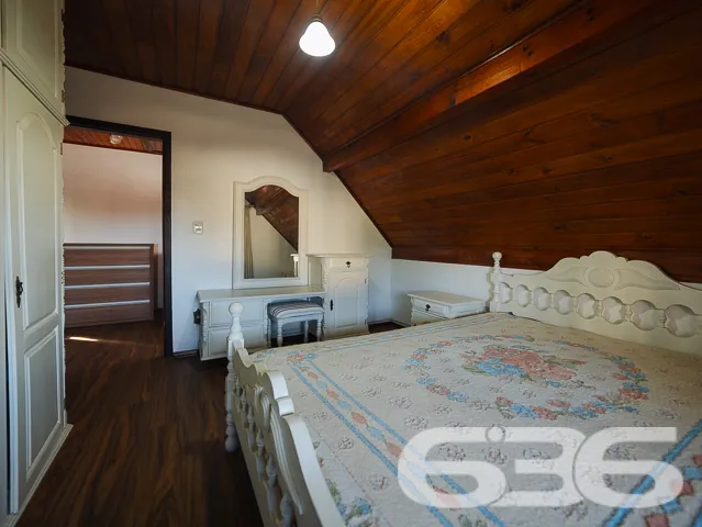 Descubra o encanto dessa residência padrão sobrado