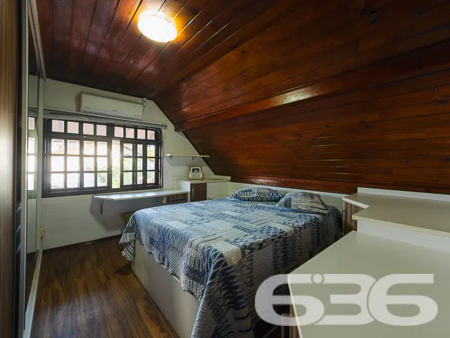 Descubra o encanto dessa residência padrão sobrado