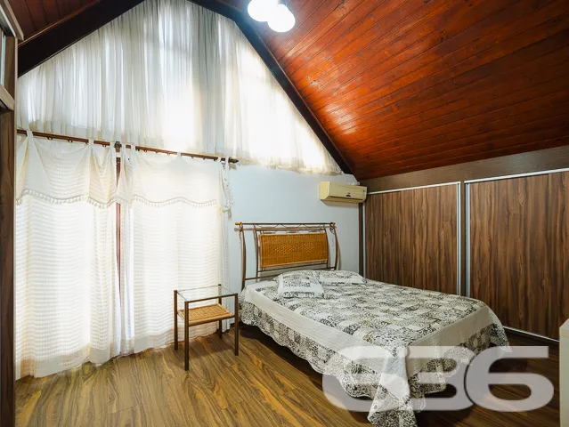 Descubra o encanto dessa residência padrão sobrado