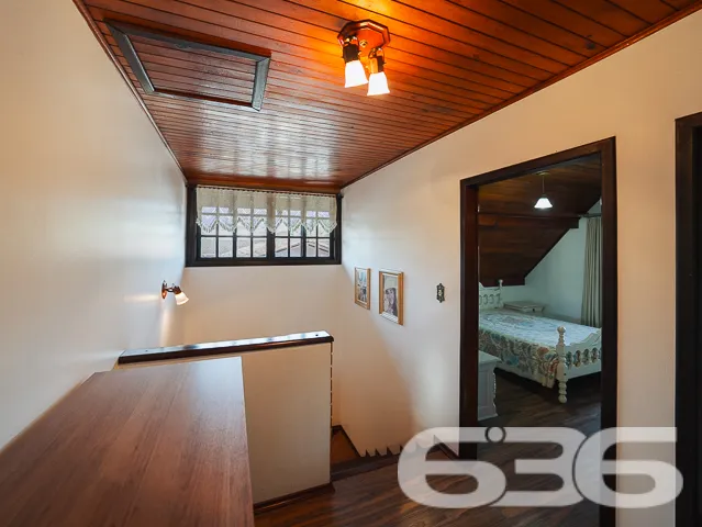 Descubra o encanto dessa residência padrão sobrado