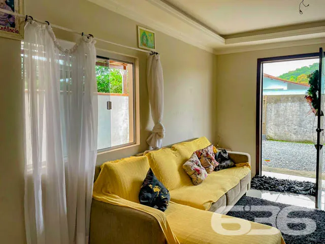 RESIDĂNCIA COM 2 DORMITĂRIOS NO BAIRRO VILA NOVA